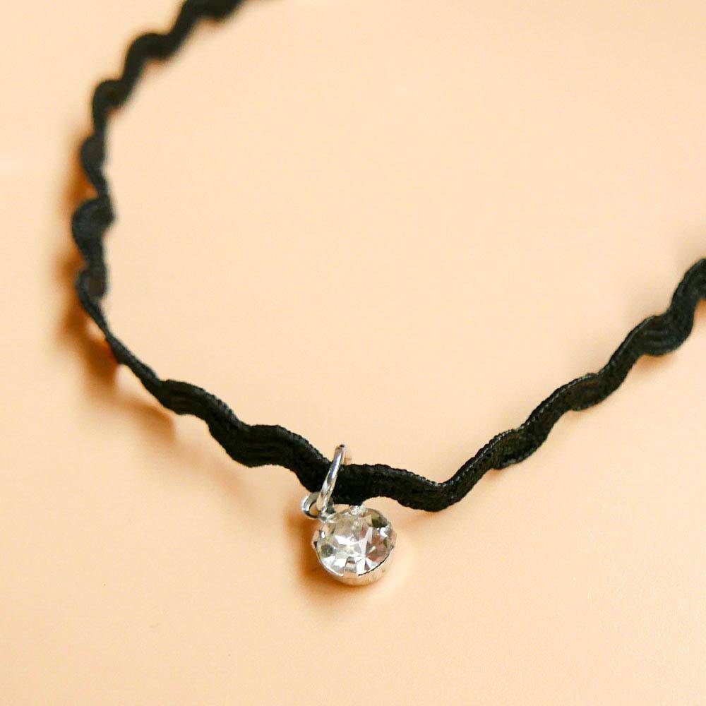 Rippling Rhinestone Black Anklet For Woman