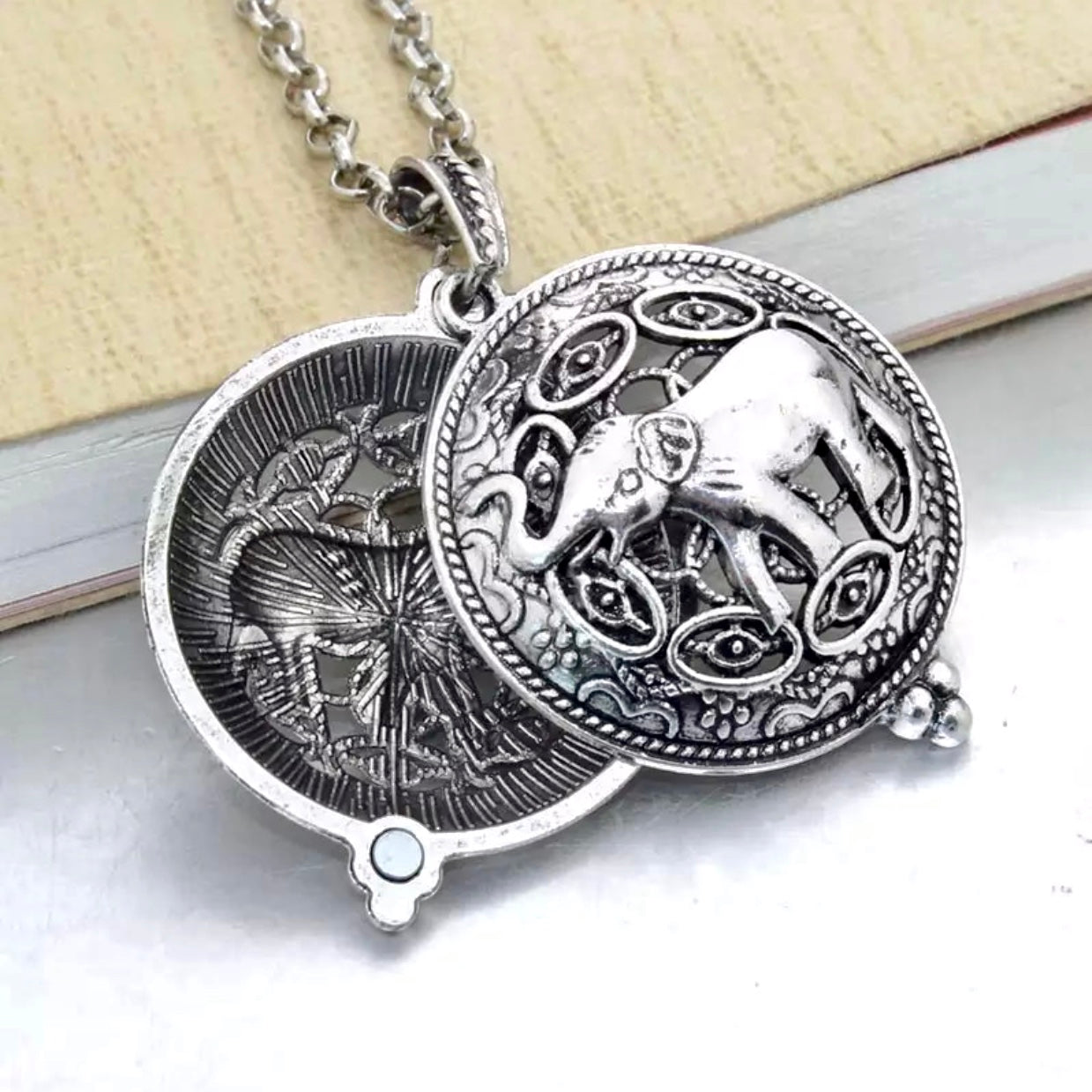 Silver Filigree Elephant Aromatherapy Scent Difusser Round Locket Necklace for Woman